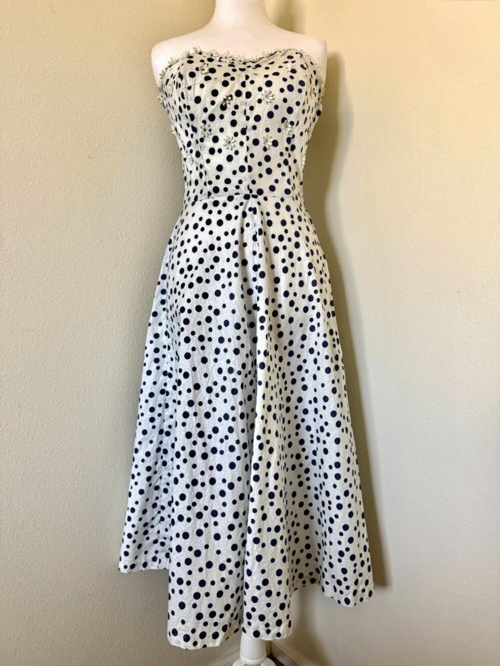 Vintage 1950s Strapless Fit And Flare Midi Swing Dress In Polka Dots And Flower
